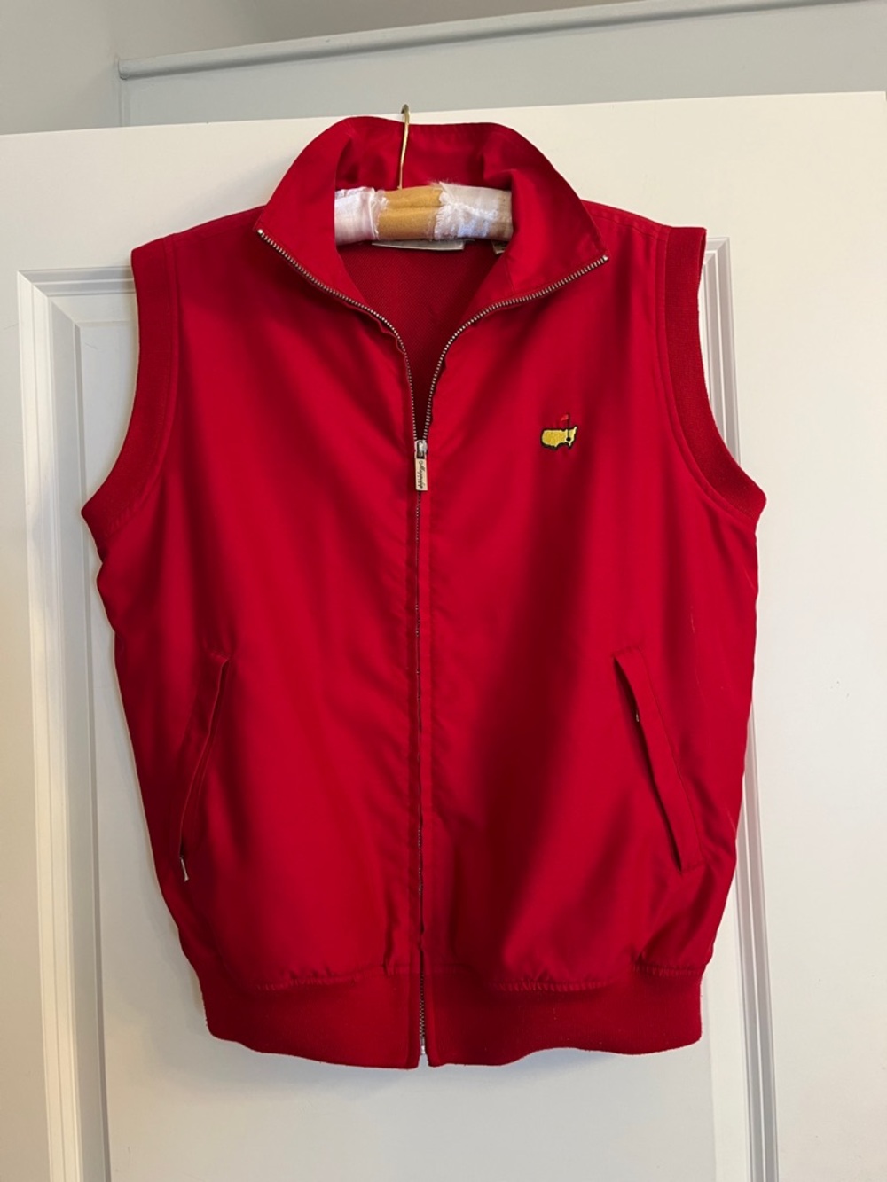 Ladies Masters vest like new without tags size medium red